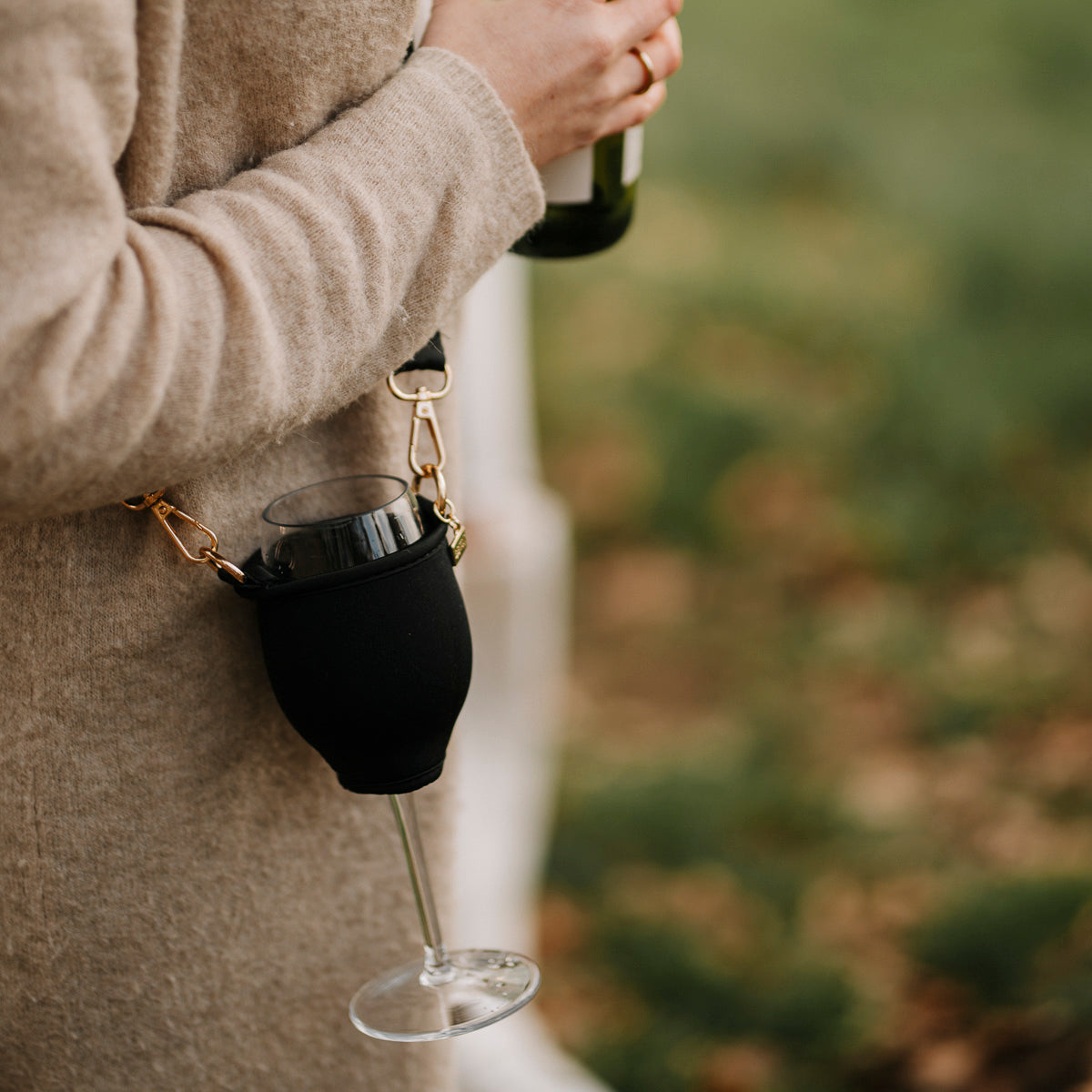 Stilvolle Strap/Kette für maximalen Weingenuss unterwegs