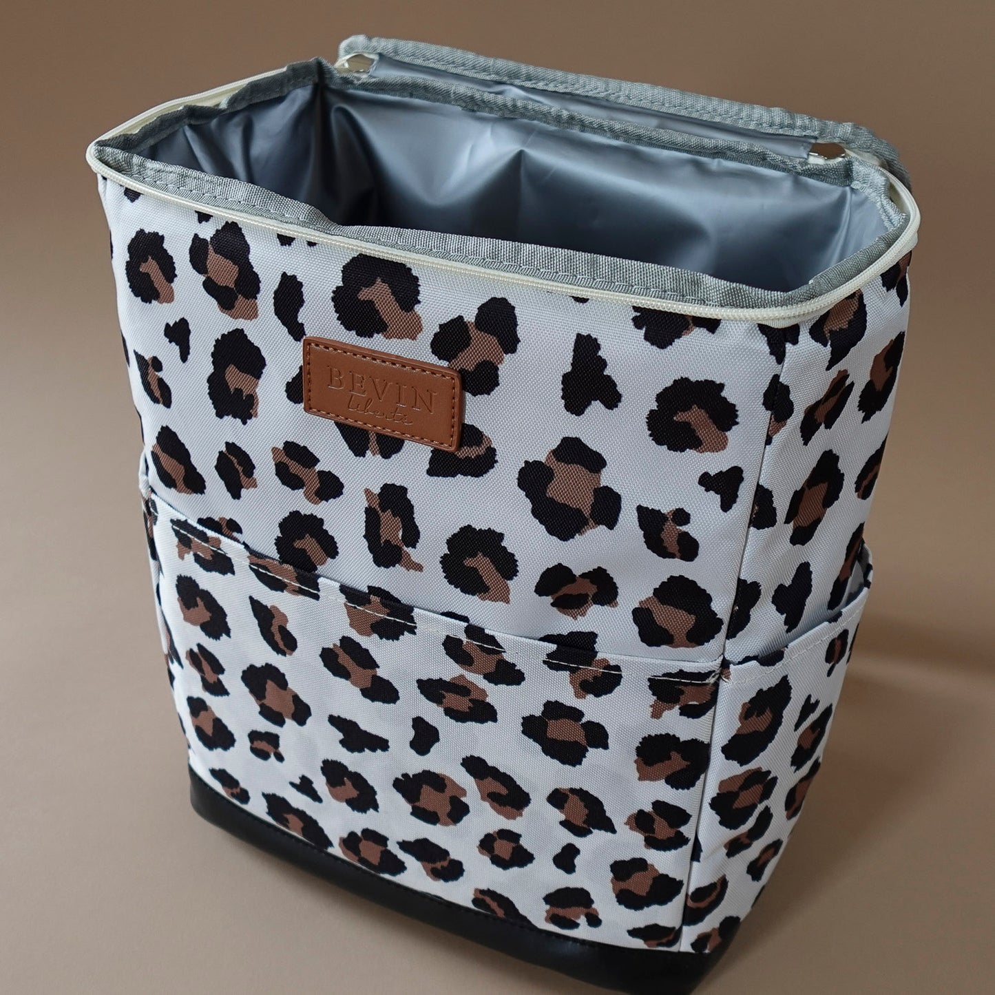 Leo Bundle Strap Schwarz - Weinmomente im angesagten Animal Look