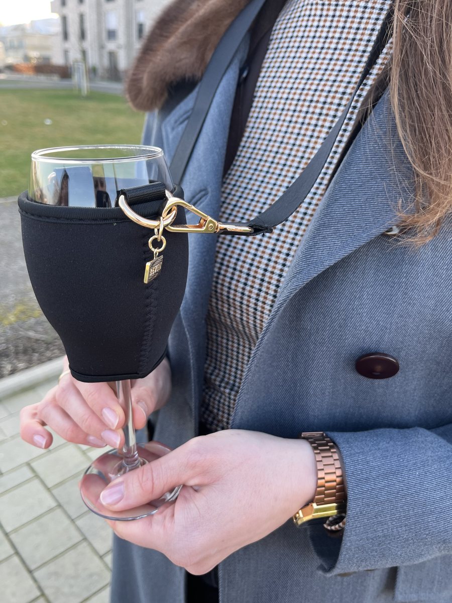 Freunde bei der Weinwanderung mit VINHOLDER